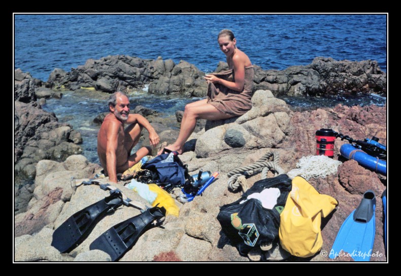 12 Petite pause sur les rochers entre deux shootings sous marins